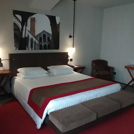 Hotell Ih Ambasciatori 4*