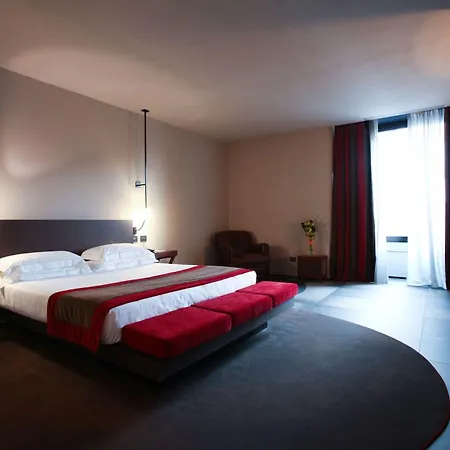 Ih Ambasciatori מלון 4*